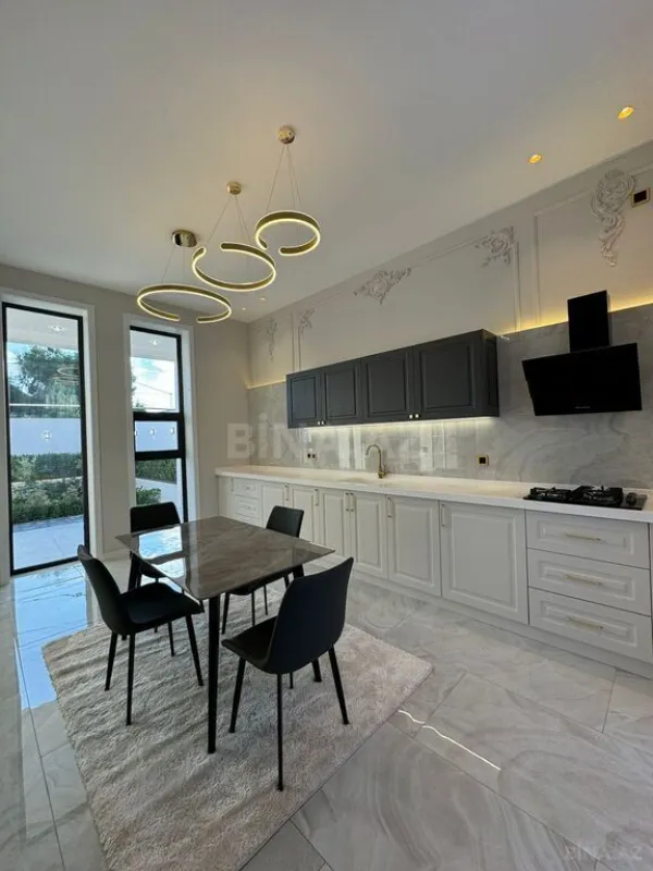 Satılır 4 otaqlı həyət evi 200 m²