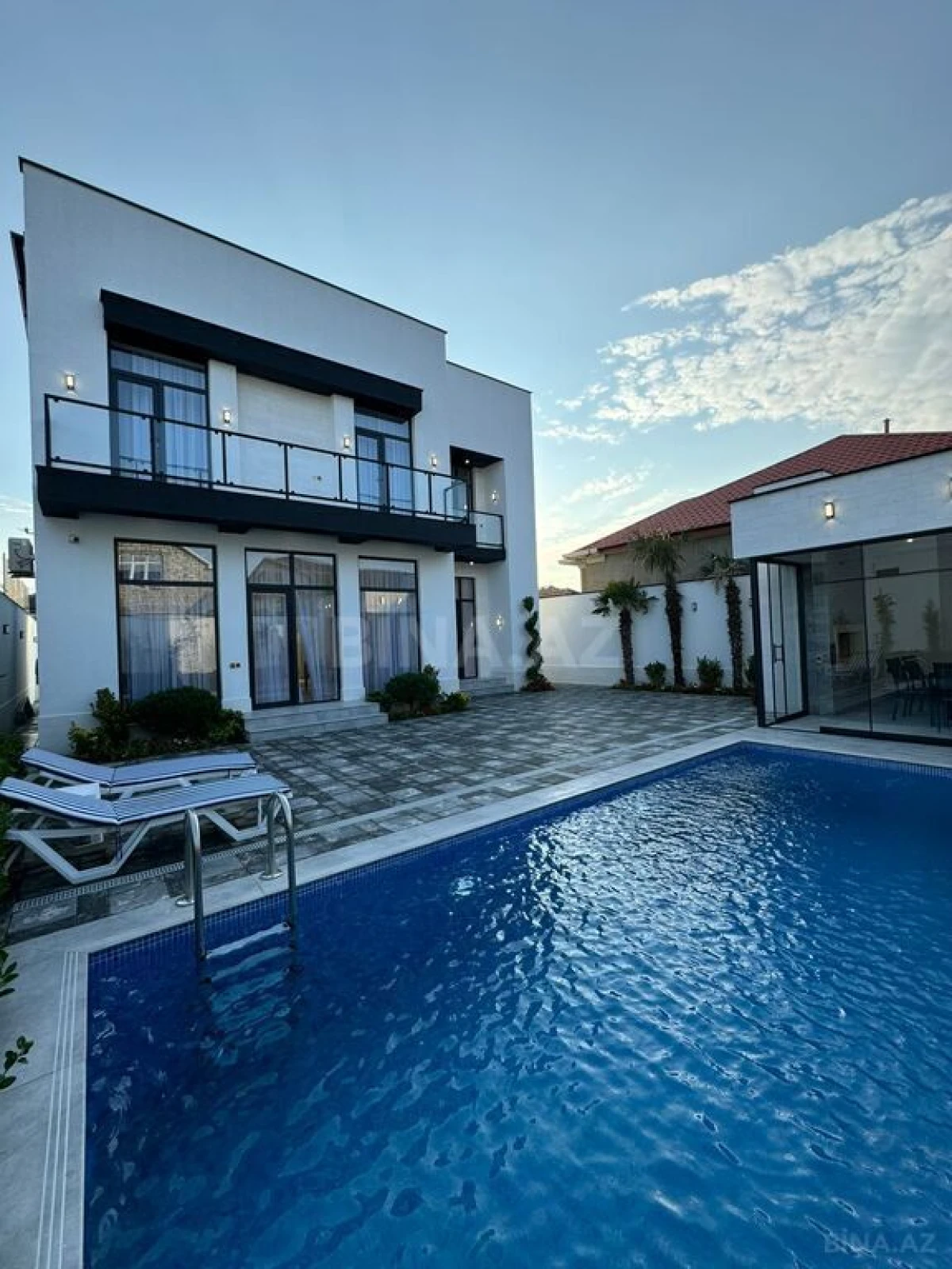 Satılır 4 otaqlı həyət evi 200 m²