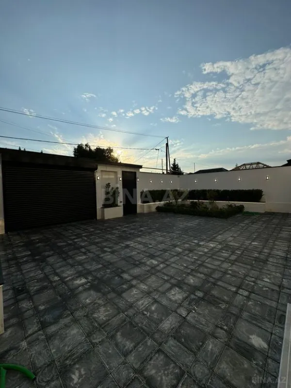Satılır 4 otaqlı həyət evi 200 m²