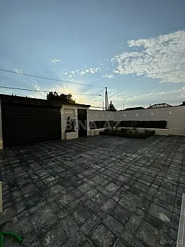 Satılır 4 otaqlı həyət evi 200 m²