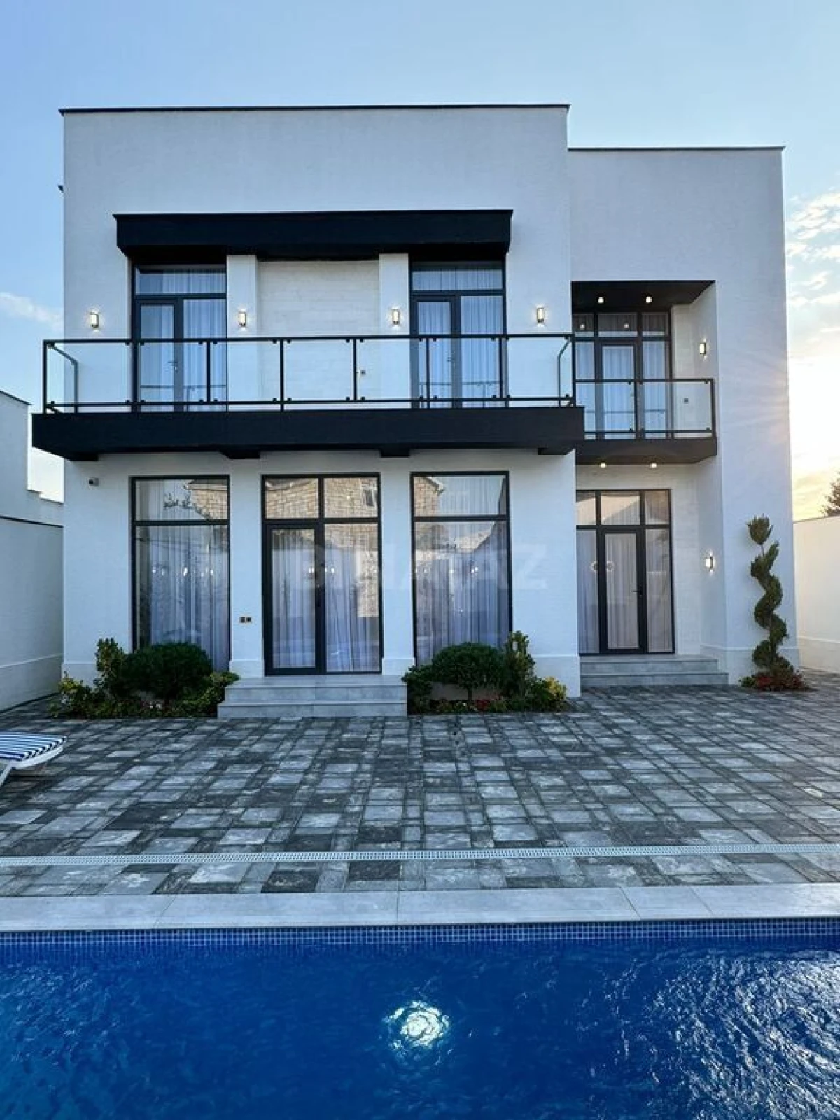Satılır 4 otaqlı həyət evi 200 m²