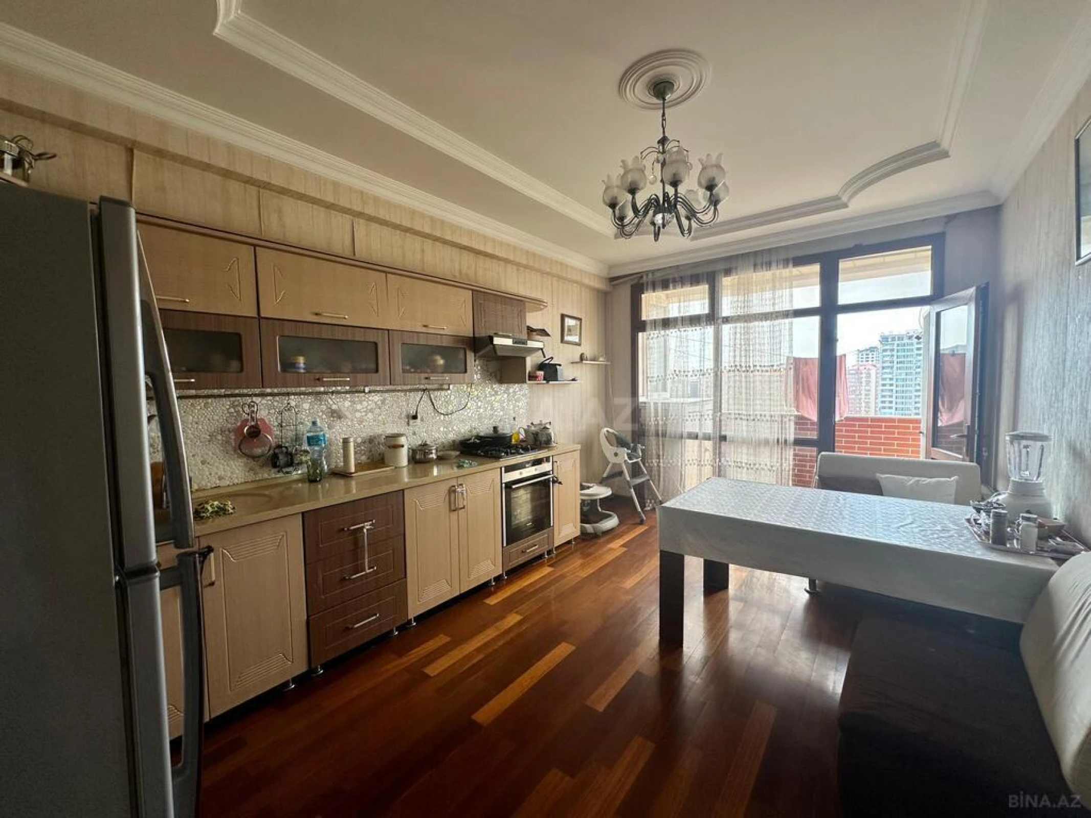 Satılır 3 otaqlı mənzil 155 m²