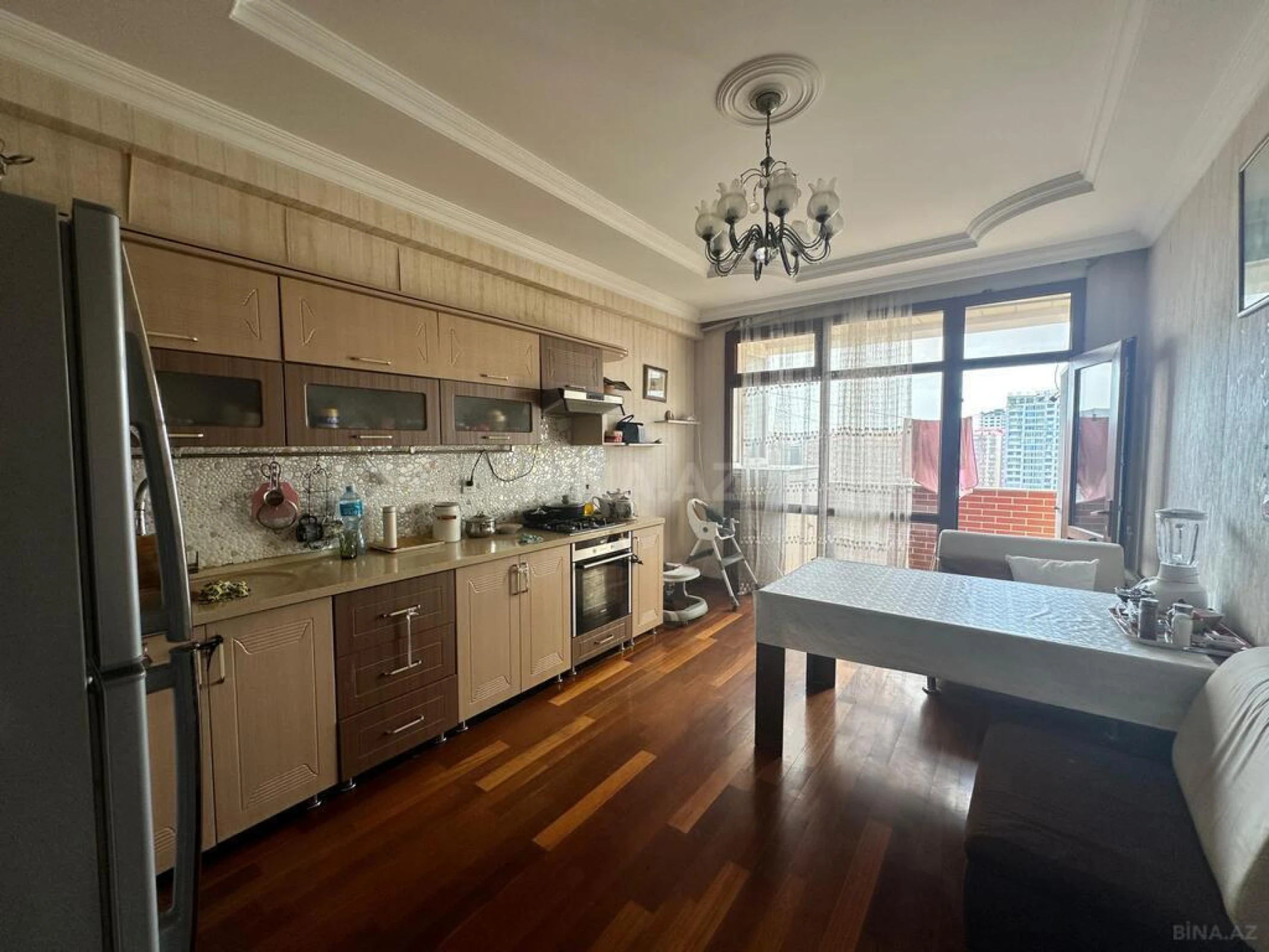 Satılır 3 otaqlı mənzil 155 m²