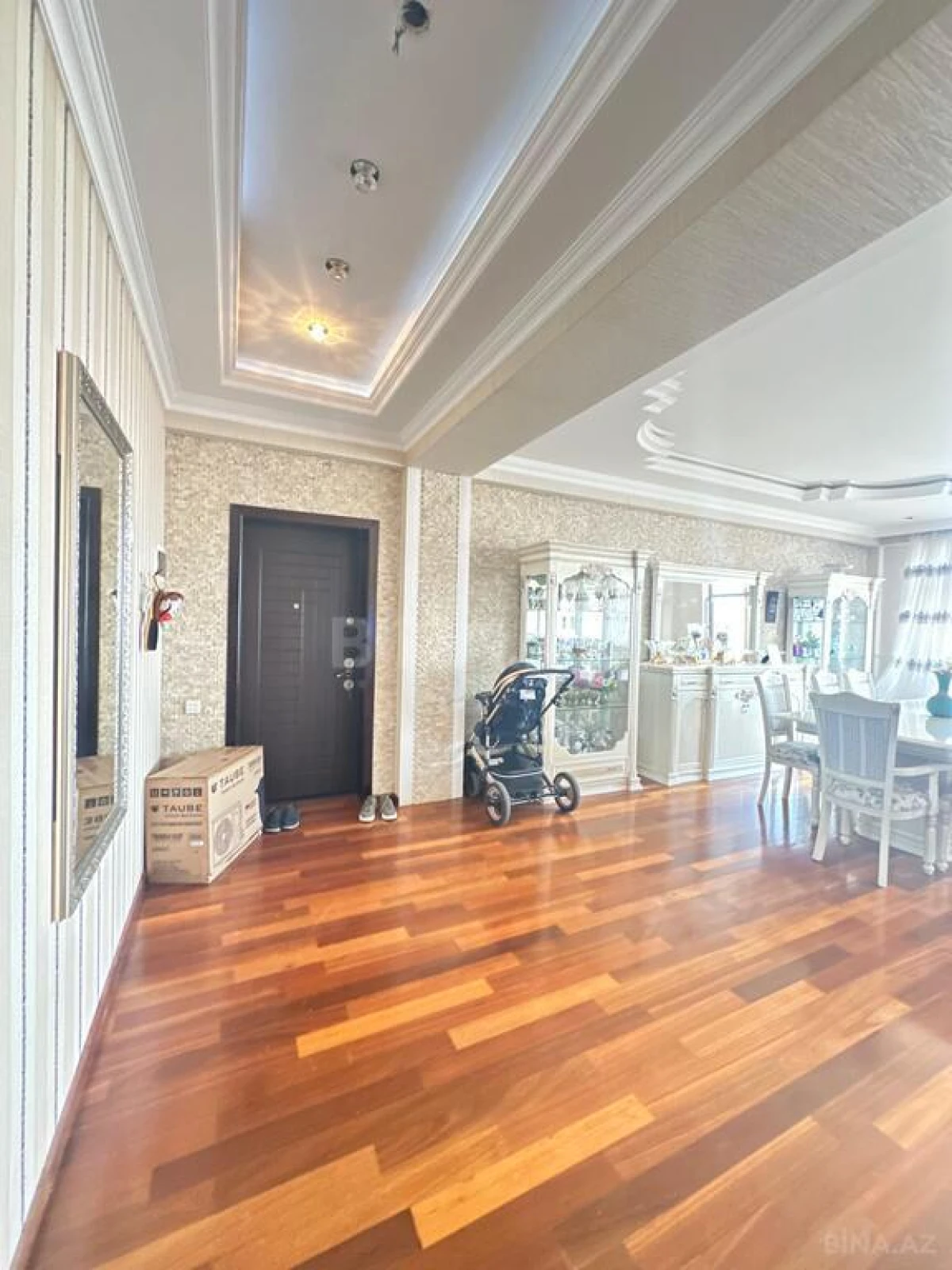 Satılır 3 otaqlı mənzil 155 m²