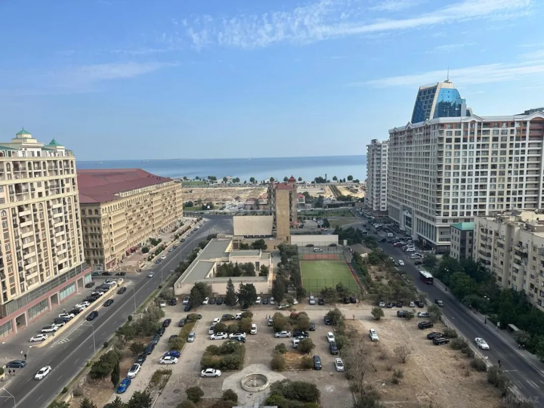 Satılır 3 otaqlı mənzil 155 m²