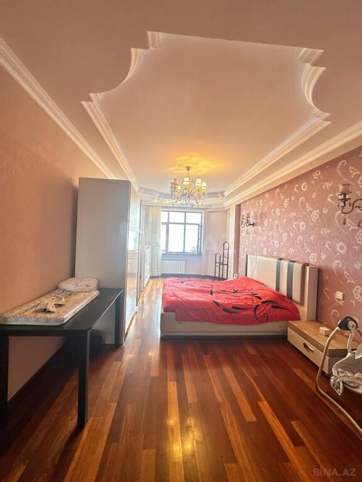 Satılır 3 otaqlı mənzil 155 m²