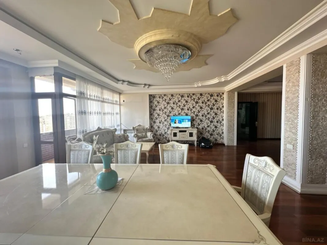 Satılır 3 otaqlı mənzil 155 m²