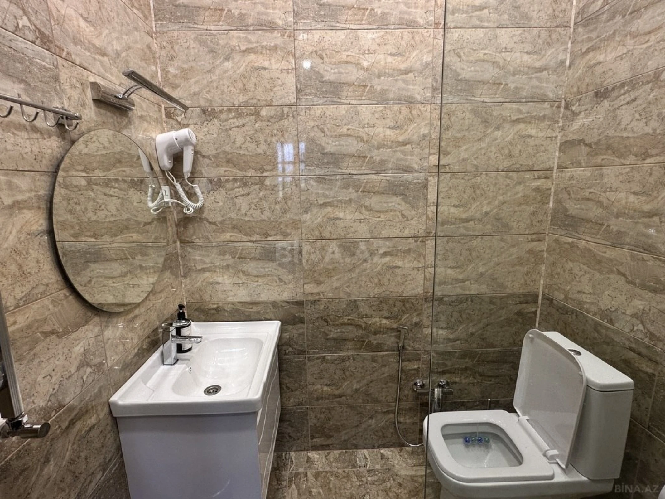 Kirayə verilir 3 otaqlı həyət evi 140 m²