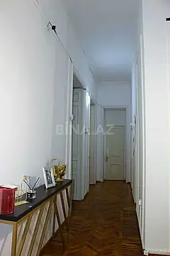 Satılır 6 otaqlı mənzil 250 m²