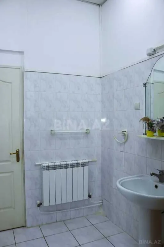 Satılır 6 otaqlı mənzil 250 m²