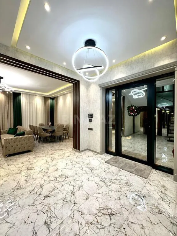 Kirayə verilir 6 otaqlı həyət evi 290 m²