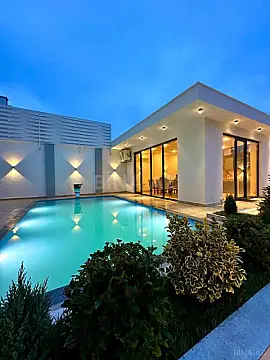 Kirayə verilir 6 otaqlı həyət evi 290 m²