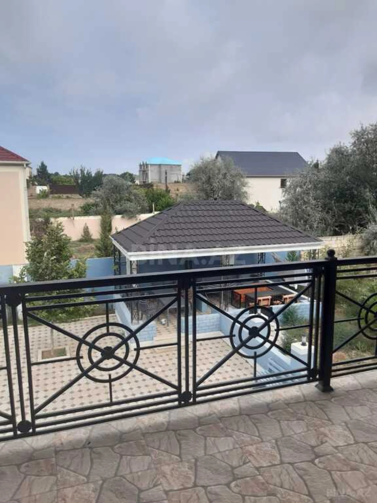 Satılır 6 otaqlı həyət evi 220 m²