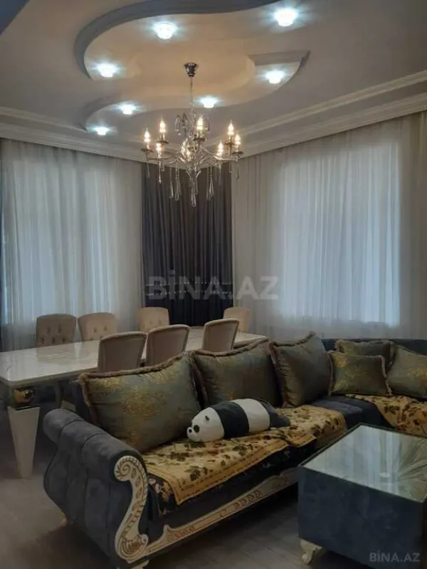 Satılır 6 otaqlı həyət evi 220 m²