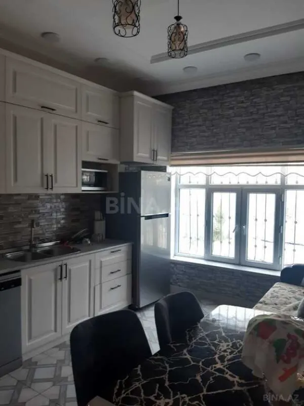 Satılır 6 otaqlı həyət evi 220 m²