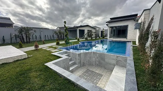 Kirayə verilir 4 otaqlı həyət evi 360 m² — Bakı, Novxanı 4 otaq 360.00 m²