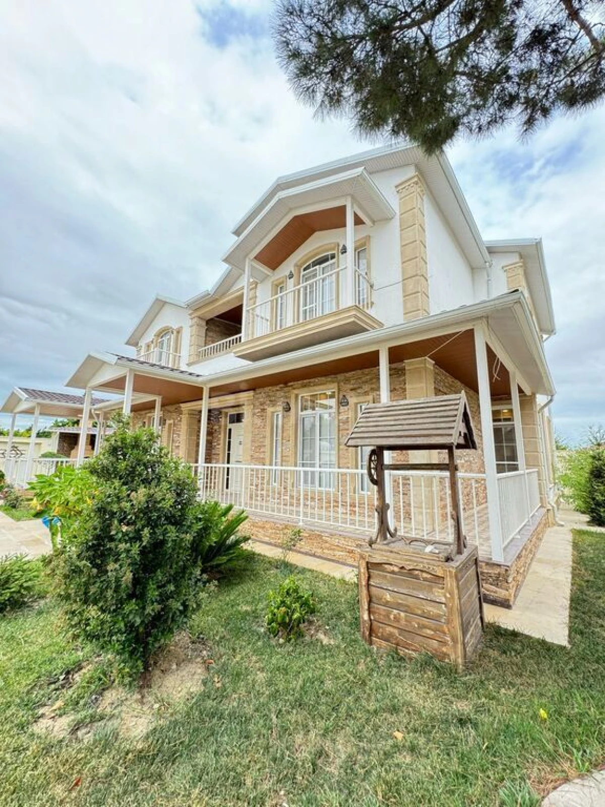 Satılır 6 otaqlı həyət evi 450 m²