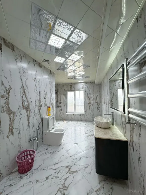 Satılır 6 otaqlı həyət evi 450 m²