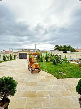 Satılır 6 otaqlı həyət evi 450 m²