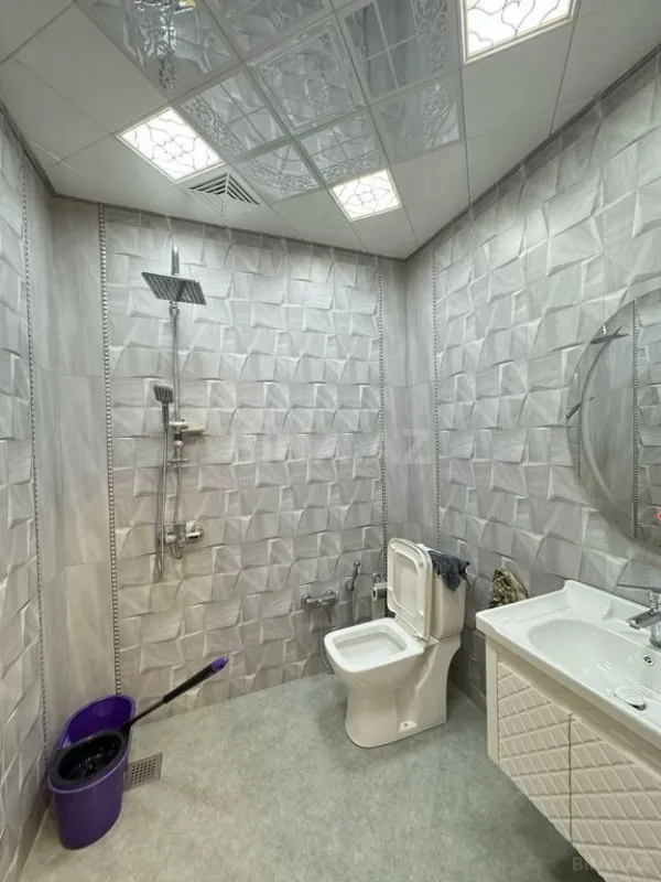 Satılır 6 otaqlı həyət evi 450 m²