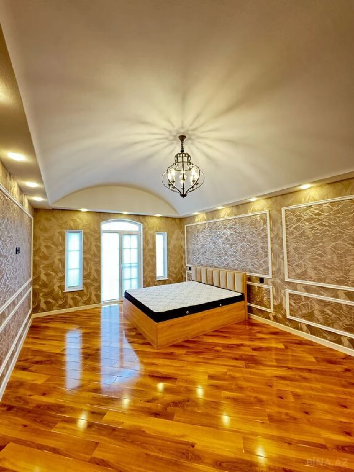 Satılır 6 otaqlı həyət evi 450 m²