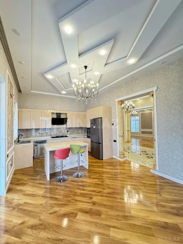 Satılır 6 otaqlı həyət evi 450 m²