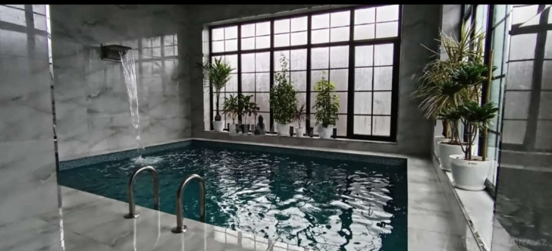 Kirayə verilir 5 otaqlı həyət evi 340 m²