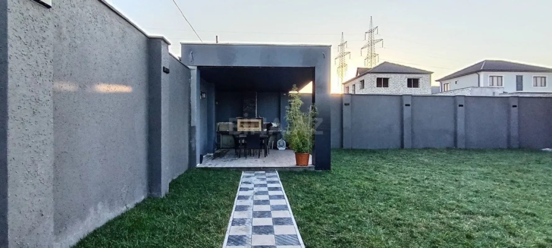 Kirayə verilir 5 otaqlı həyət evi 340 m²
