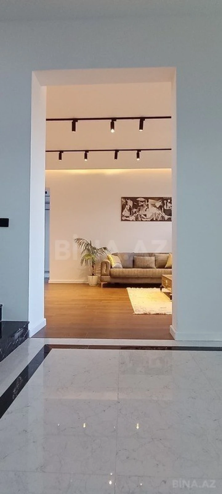 Kirayə verilir 5 otaqlı həyət evi 340 m²