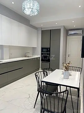 Kirayə verilir 3 otaqlı mənzil 157 m²