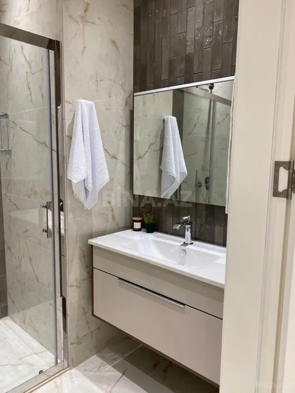 Kirayə verilir 3 otaqlı mənzil 157 m²