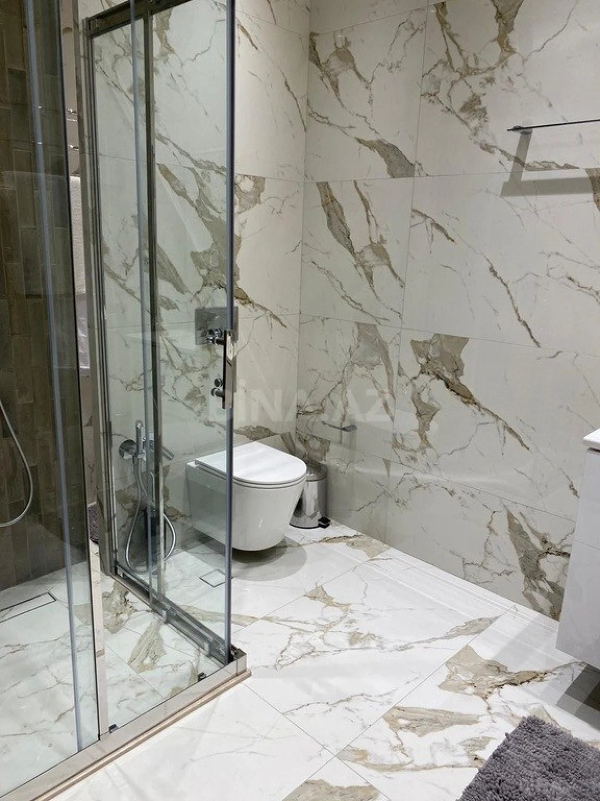 Kirayə verilir 3 otaqlı mənzil 157 m²