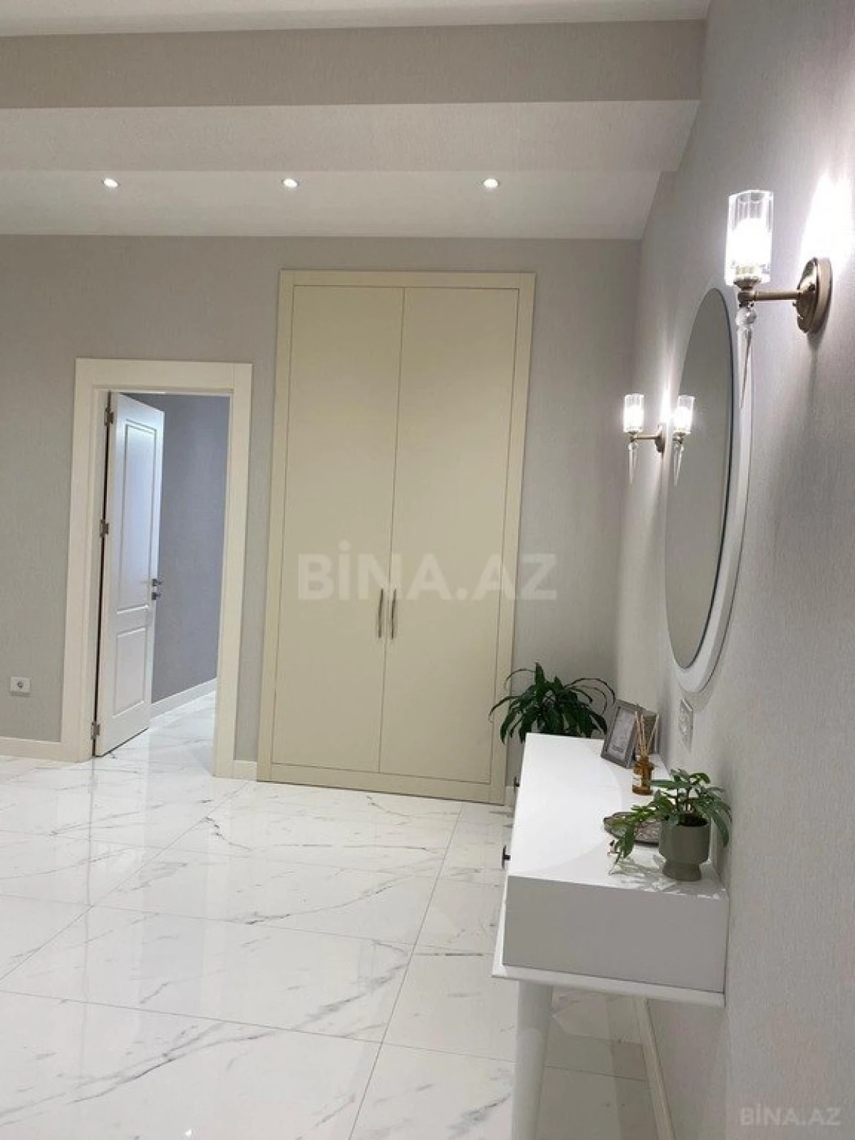 Kirayə verilir 3 otaqlı mənzil 157 m²