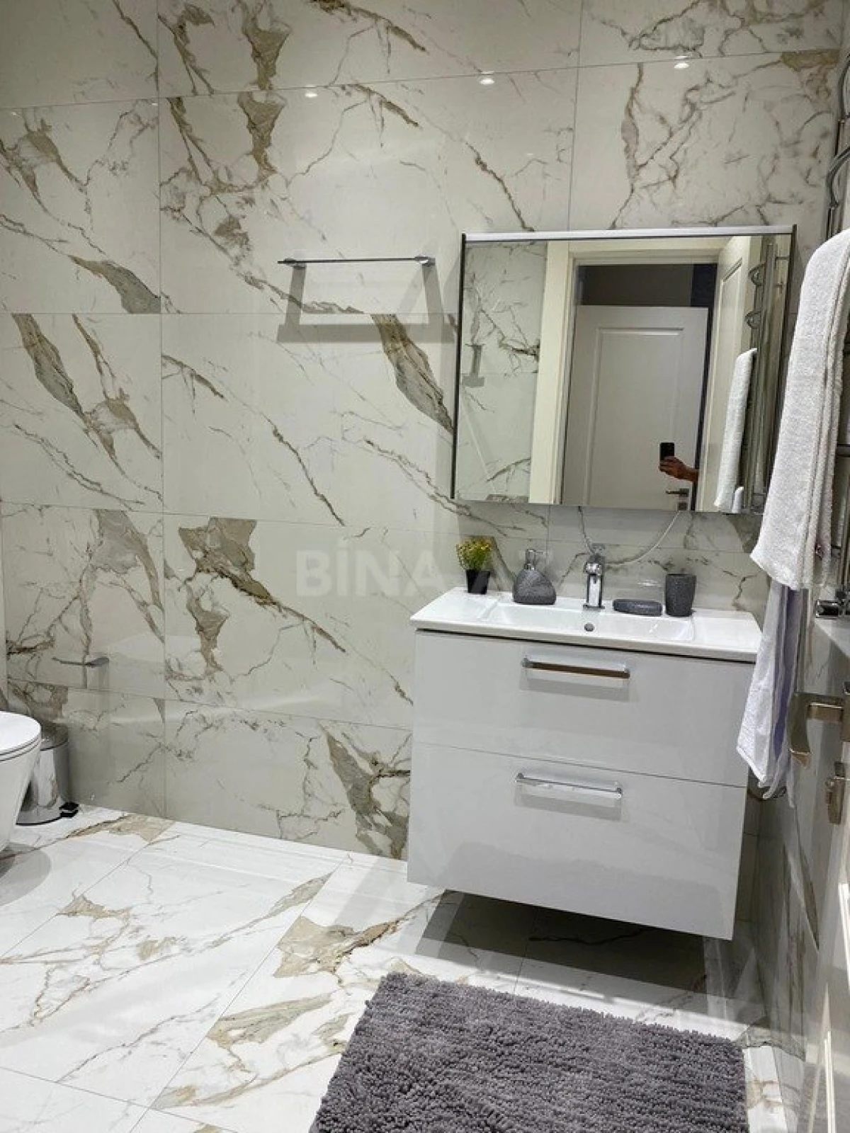 Kirayə verilir 3 otaqlı mənzil 157 m²