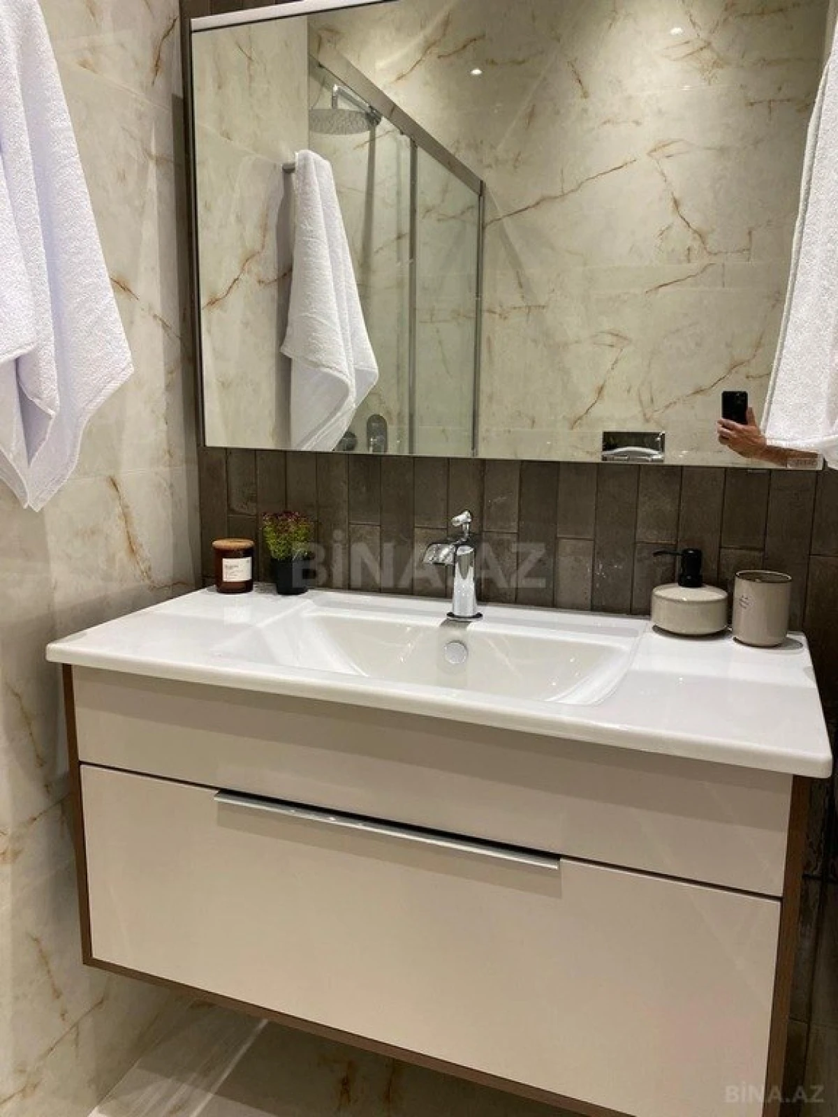 Kirayə verilir 3 otaqlı mənzil 157 m²