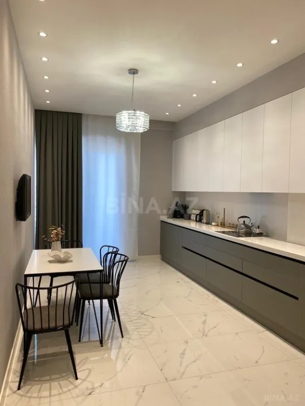 Kirayə verilir 3 otaqlı mənzil 157 m²