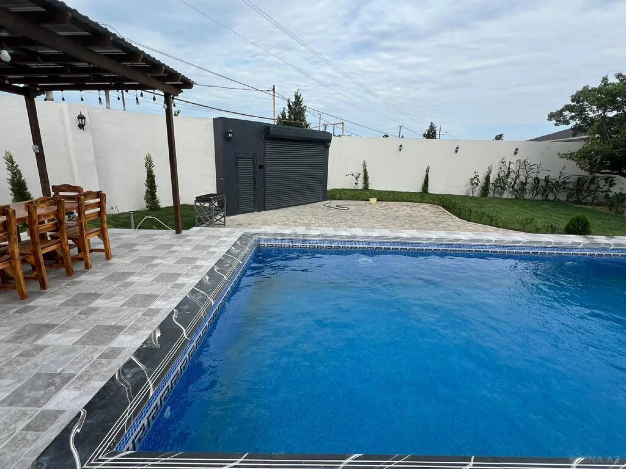 Kirayə verilir 3 otaqlı həyət evi 260 m²