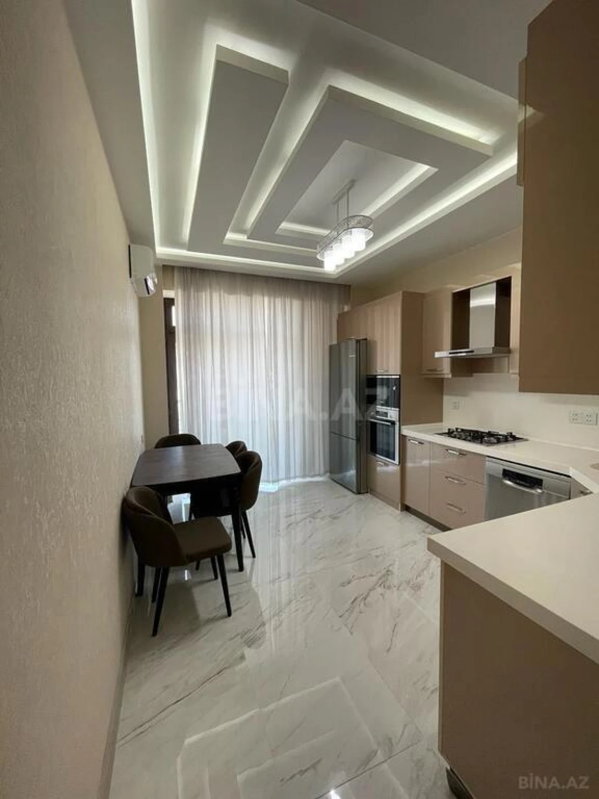 Kirayə verilir 3 otaqlı mənzil 146 m²