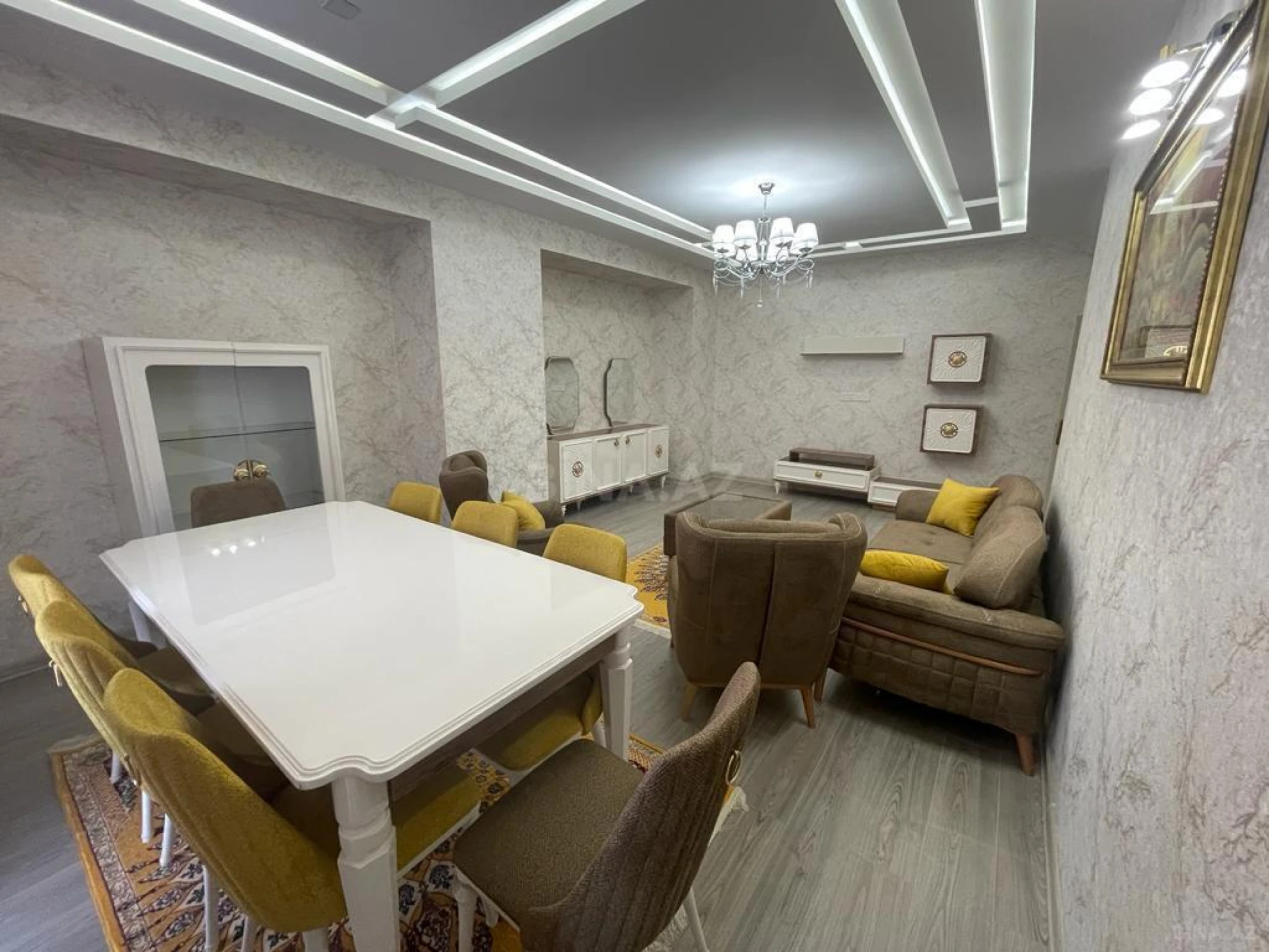 Kirayə verilir 3 otaqlı mənzil 146 m²