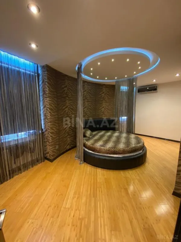 Kirayə verilir 3 otaqlı mənzil 134.2 m²