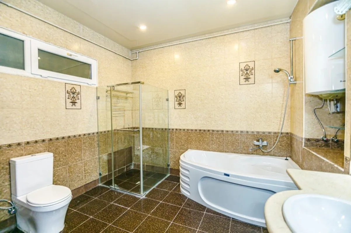 Kirayə verilir 2 otaqlı mənzil 75 m²