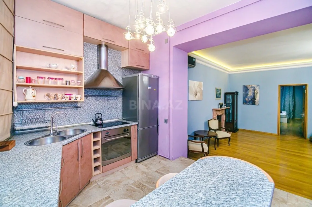 Kirayə verilir 2 otaqlı mənzil 75 m²