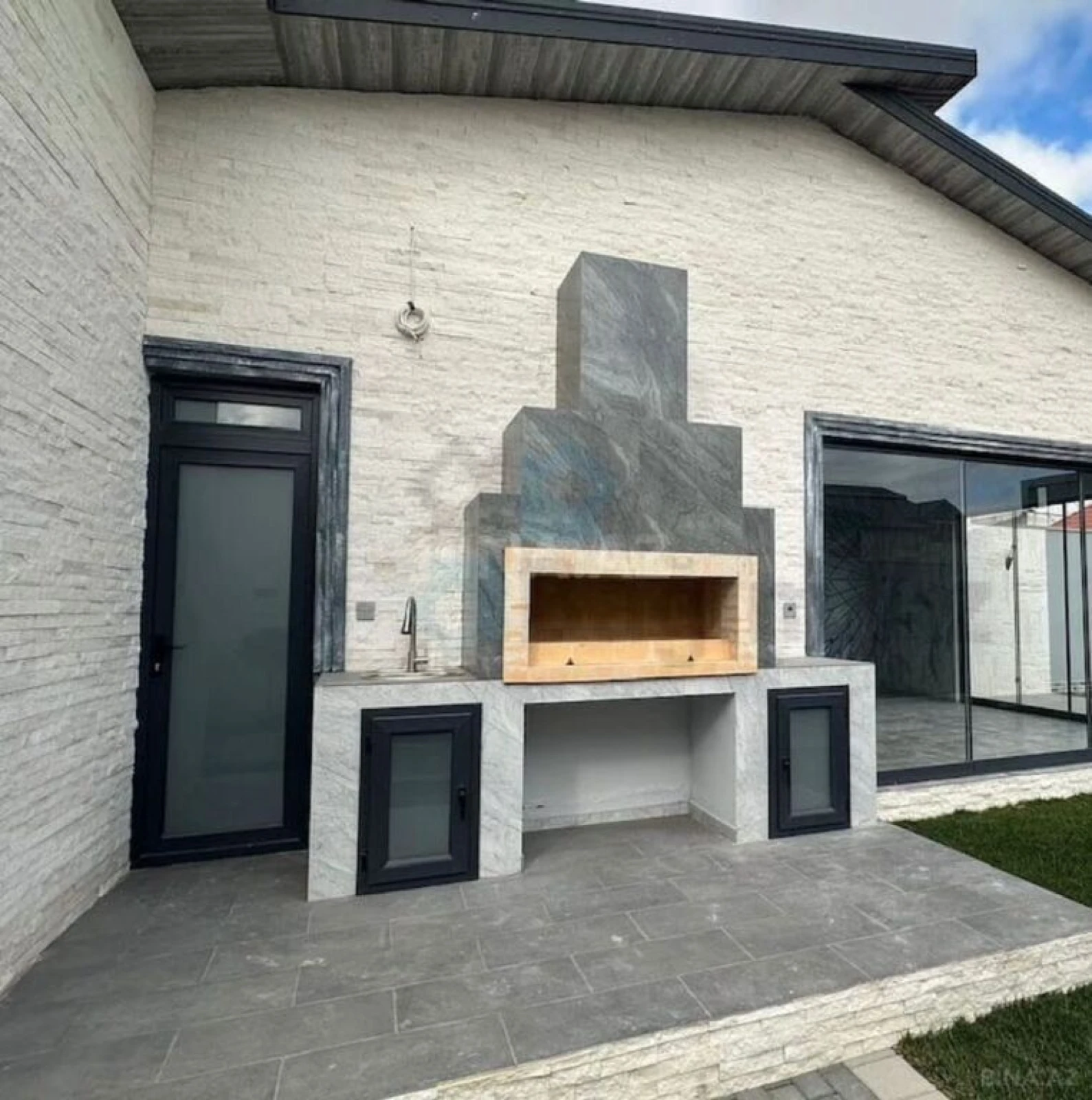 Kirayə verilir 5 otaqlı həyət evi 200 m²