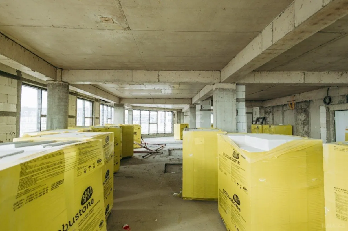 Satılır 5 otaqlı mənzil 890 m²