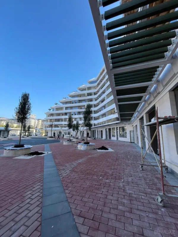 Satılır 5 otaqlı mənzil 890 m²