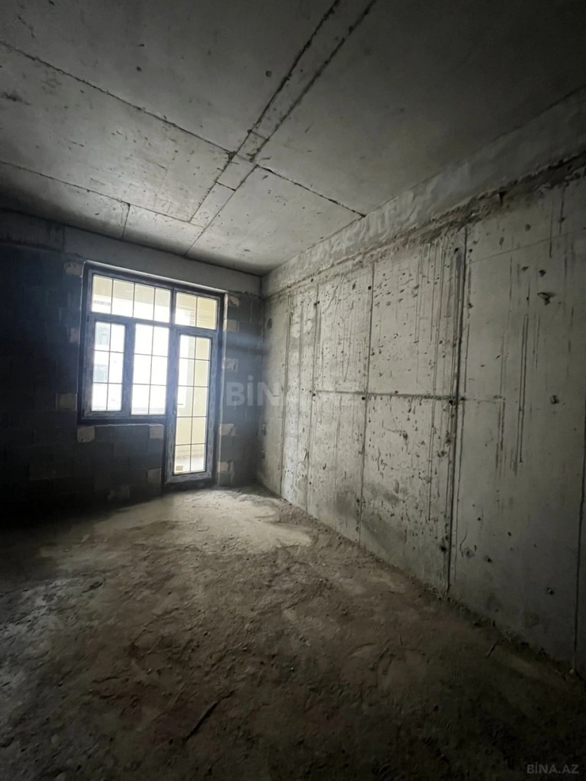 Satılır 2 otaqlı mənzil 86 m²