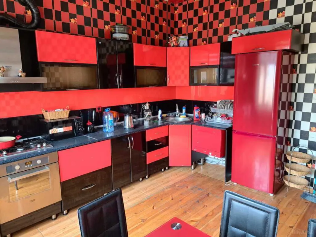 Satılır 7 otaqlı həyət evi 330 m²