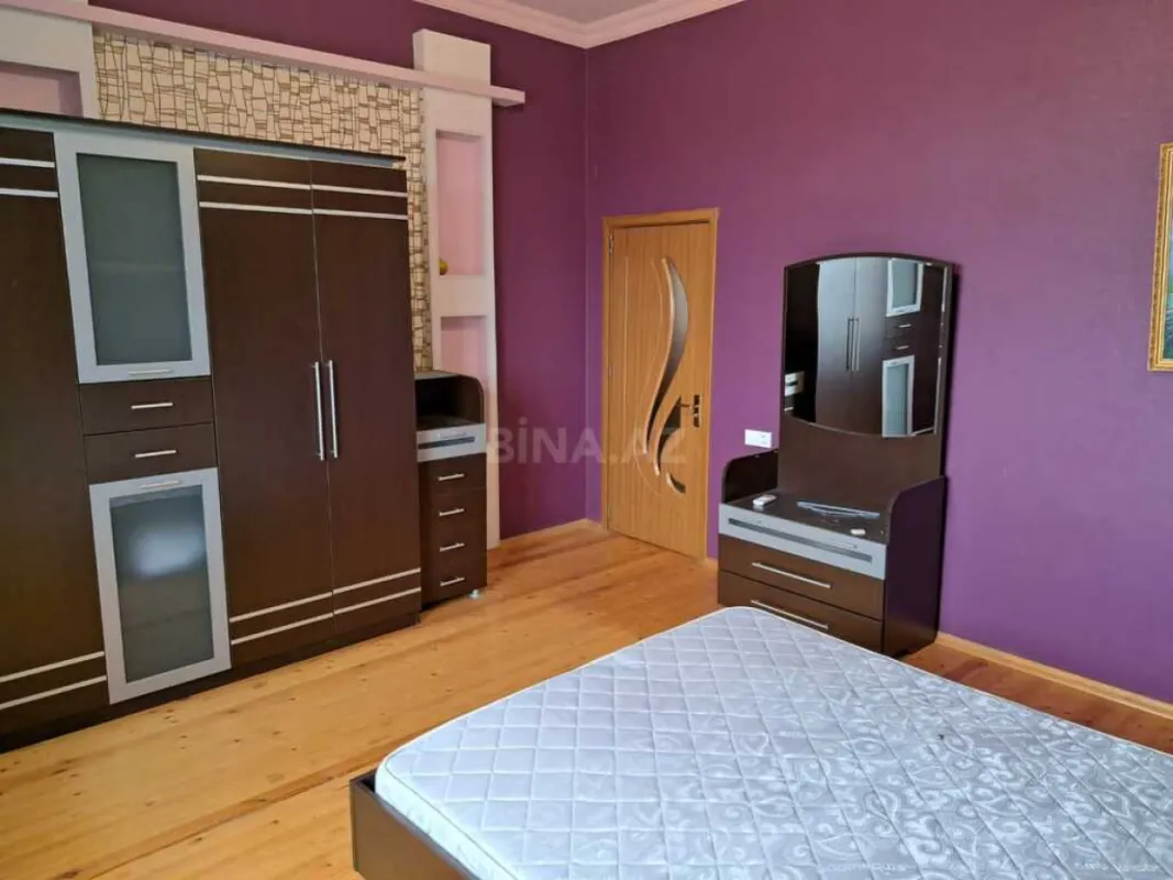 Satılır 7 otaqlı həyət evi 330 m²