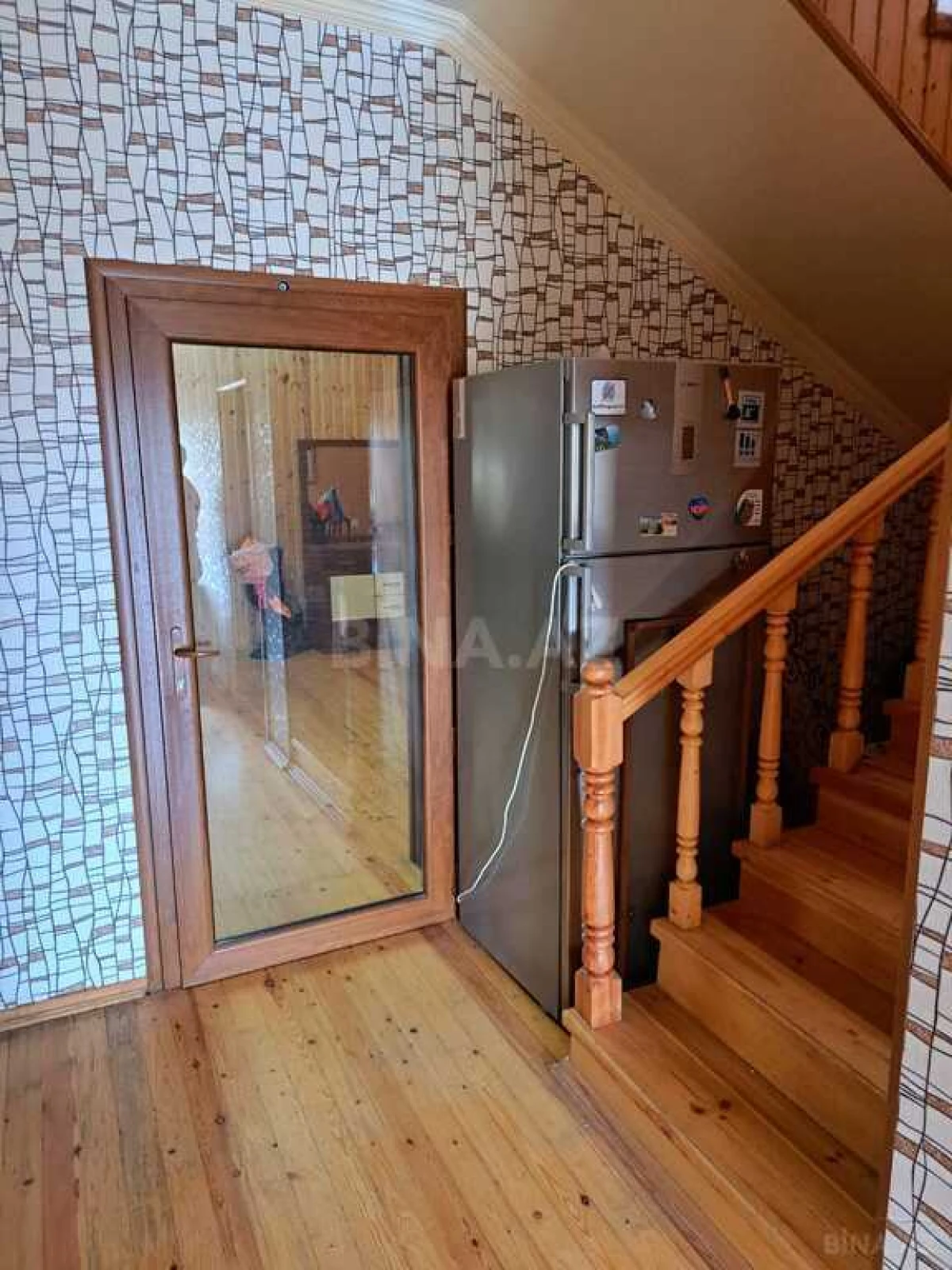 Satılır 7 otaqlı həyət evi 330 m²