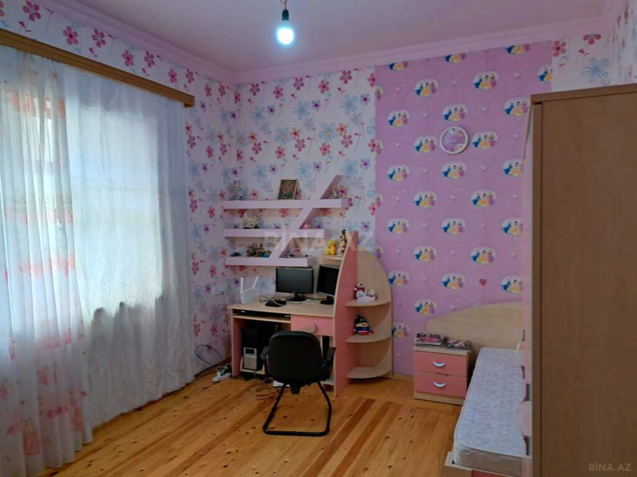 Satılır 7 otaqlı həyət evi 330 m²